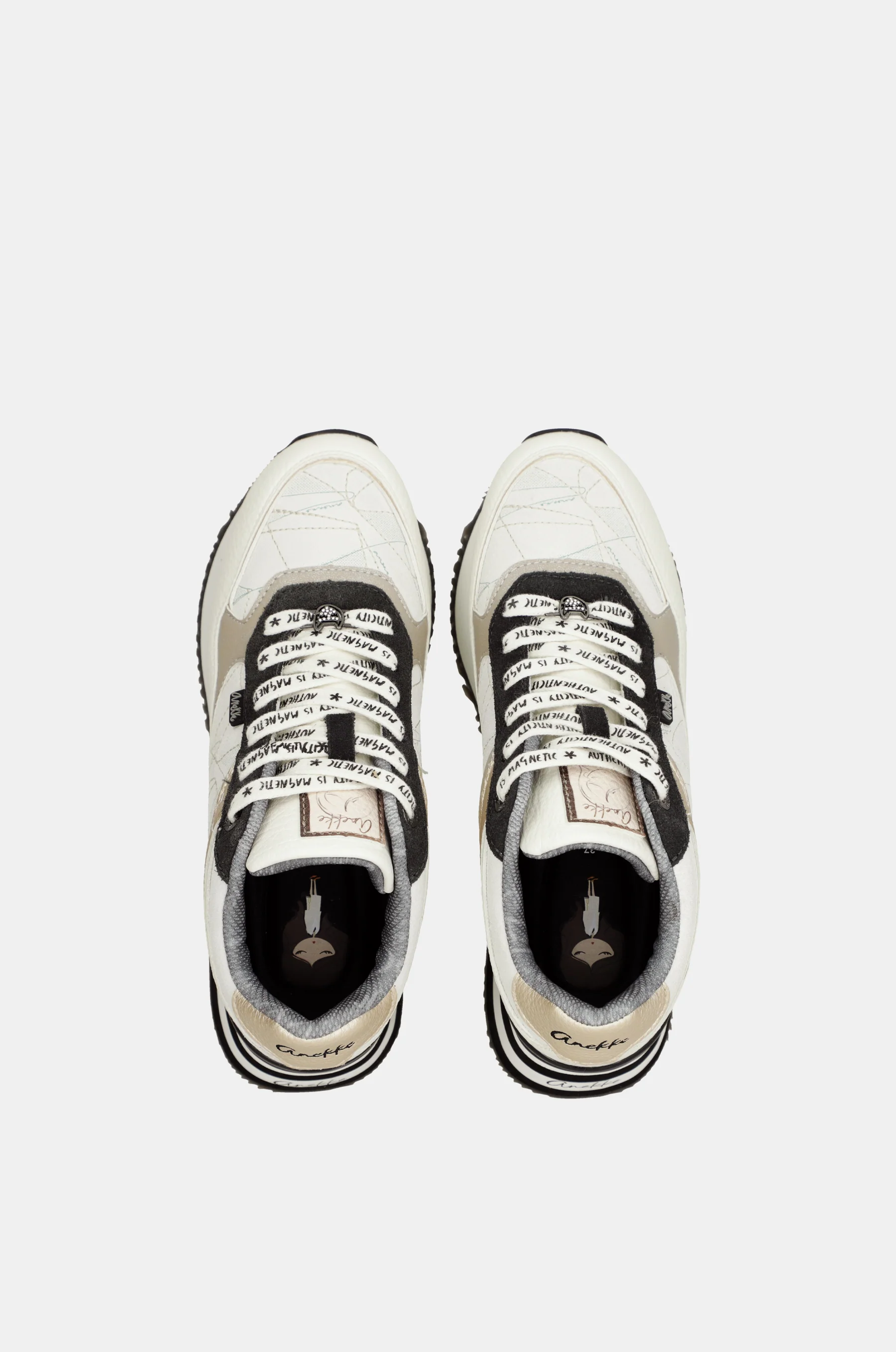 White sneakers with black details - Image 9